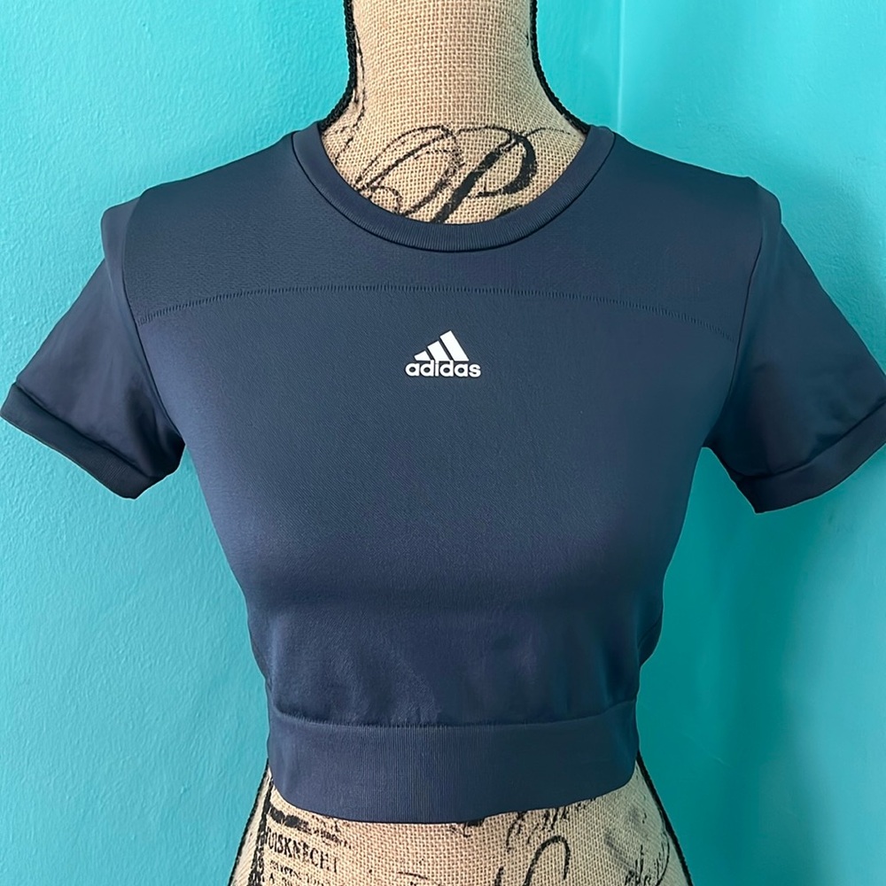 #101 Adidas Aeroknit End Plastic Waste Simple Active Crop Top S